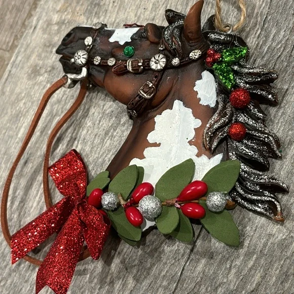 Holiday Horses: “Christmas Eve” design. Decorated Christmas horse ornamnent - Picture 5 of 14